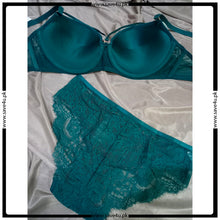 Load image into Gallery viewer, Feminine Lace Trim Bralette Set
