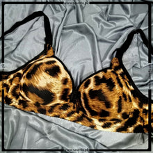 Load image into Gallery viewer, Padded Soft Cups Printed Wireless Bra
